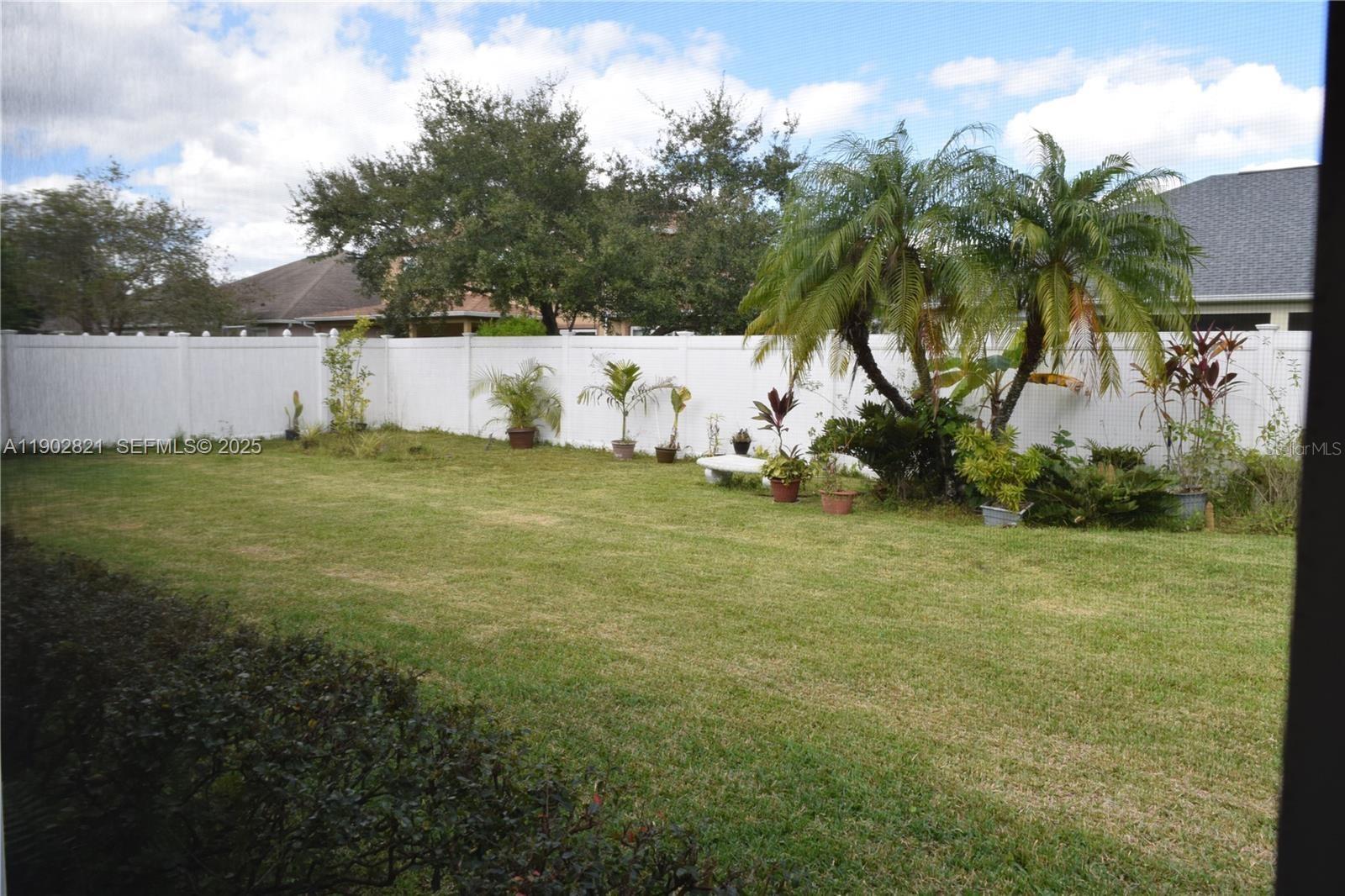 Image 19 of 20 For 18081 Thornhill Grand Circle