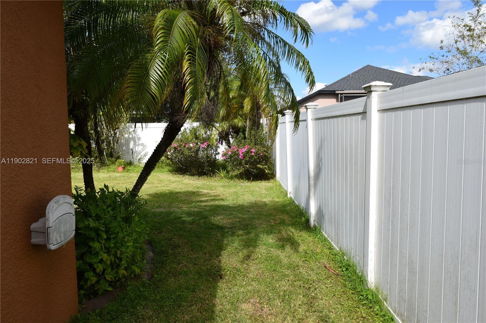 Image 20 of 20 For 18081 Thornhill Grand Circle