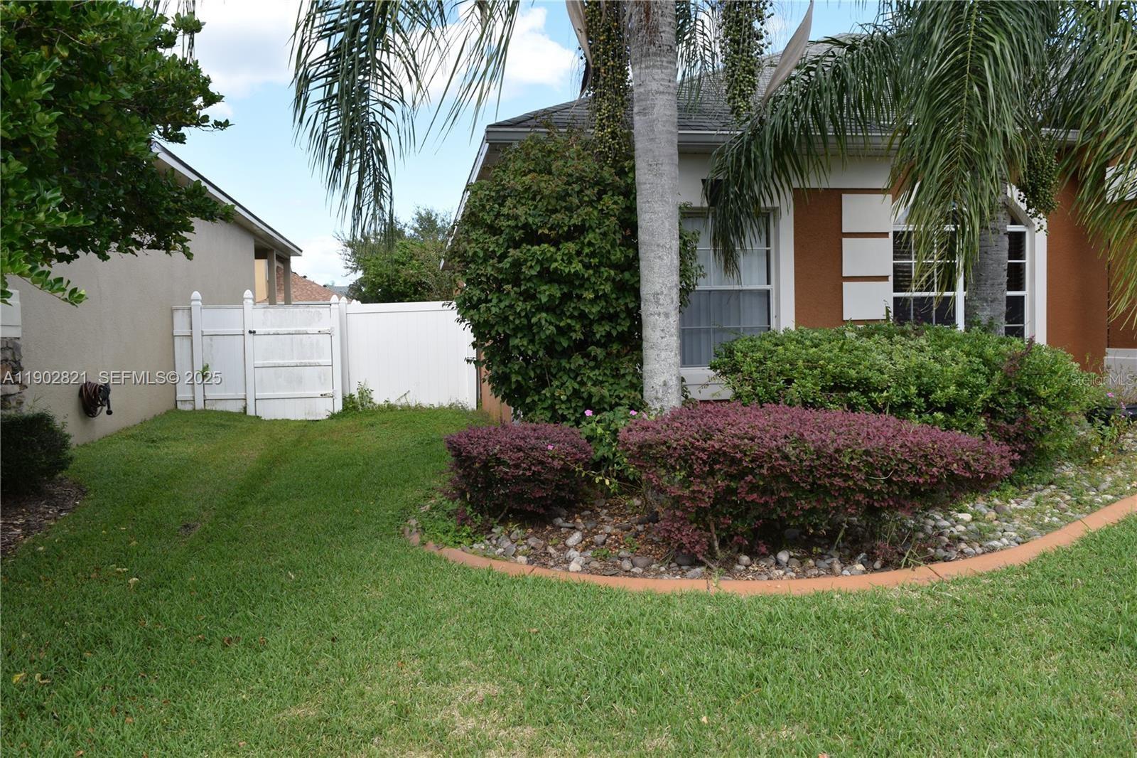 Image 4 of 20 For 18081 Thornhill Grand Circle