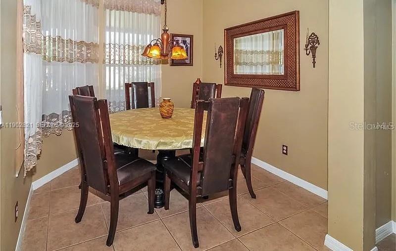 Image 7 of 20 For 18081 Thornhill Grand Circle