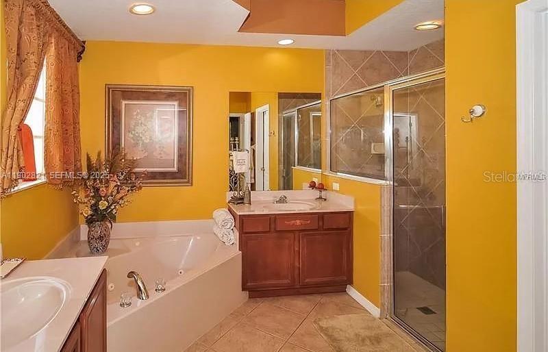 Image 9 of 20 For 18081 Thornhill Grand Circle