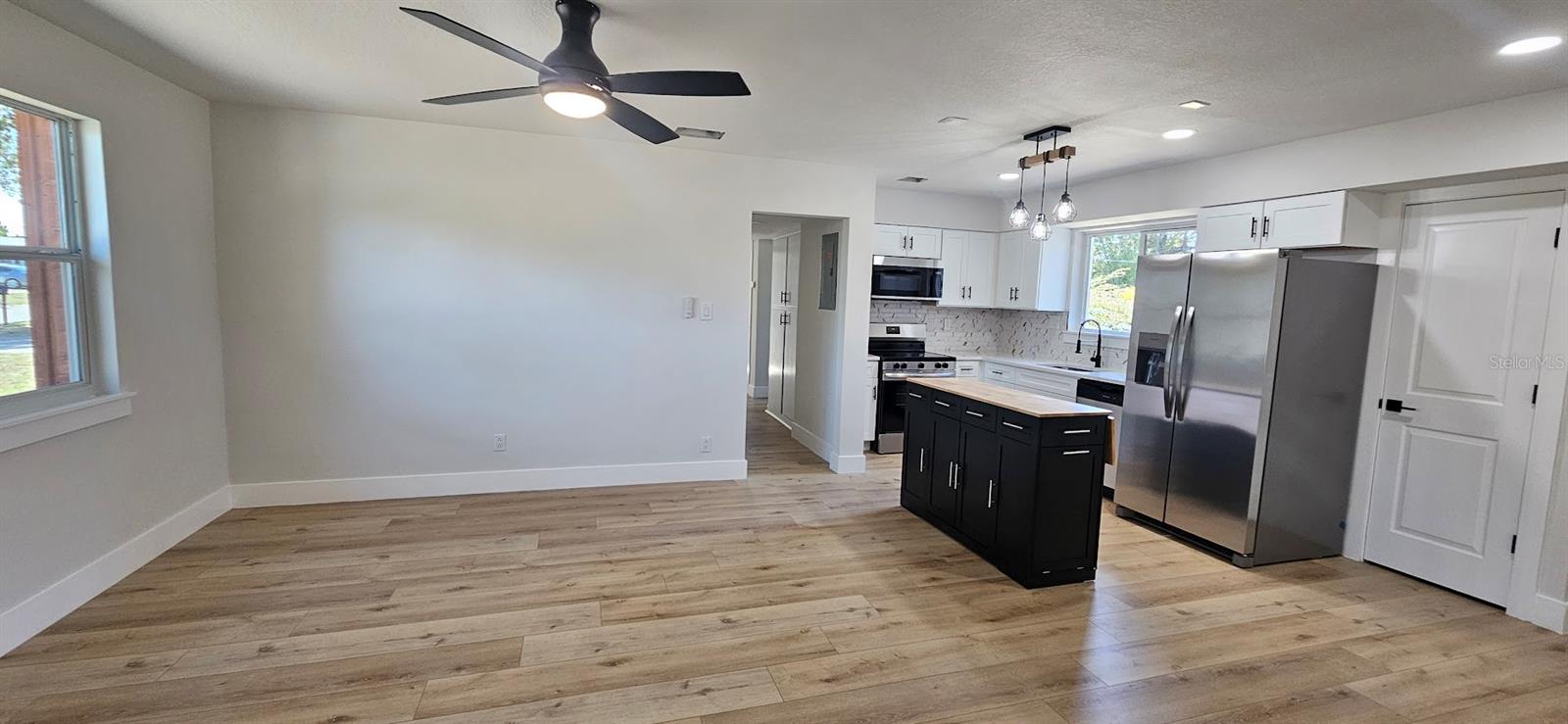 Image 5 of 24 For 410 Oxalis Avenue