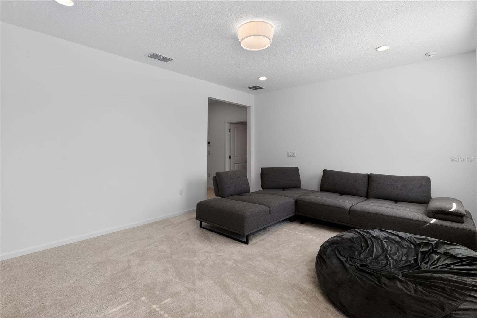 Image 25 of 37 For 4577 Cabello Loop