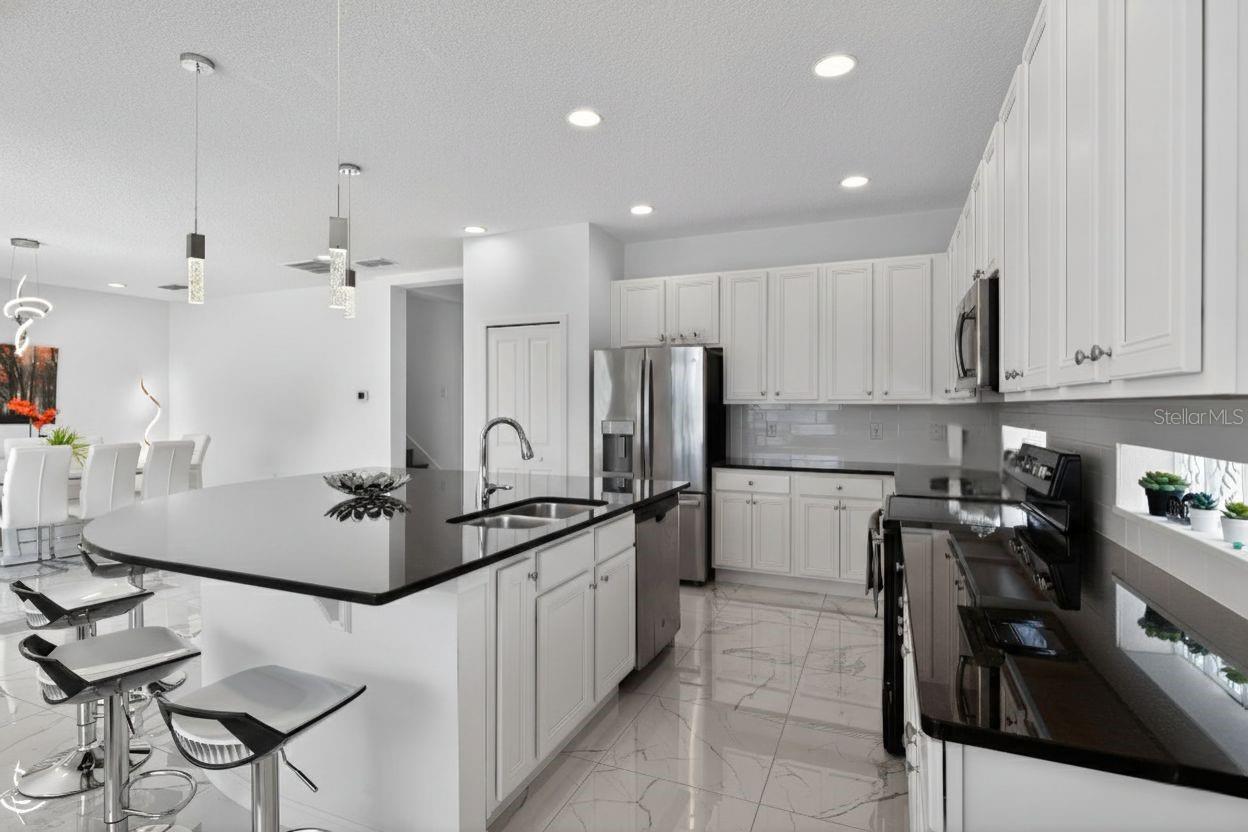 Image 6 of 37 For 4577 Cabello Loop