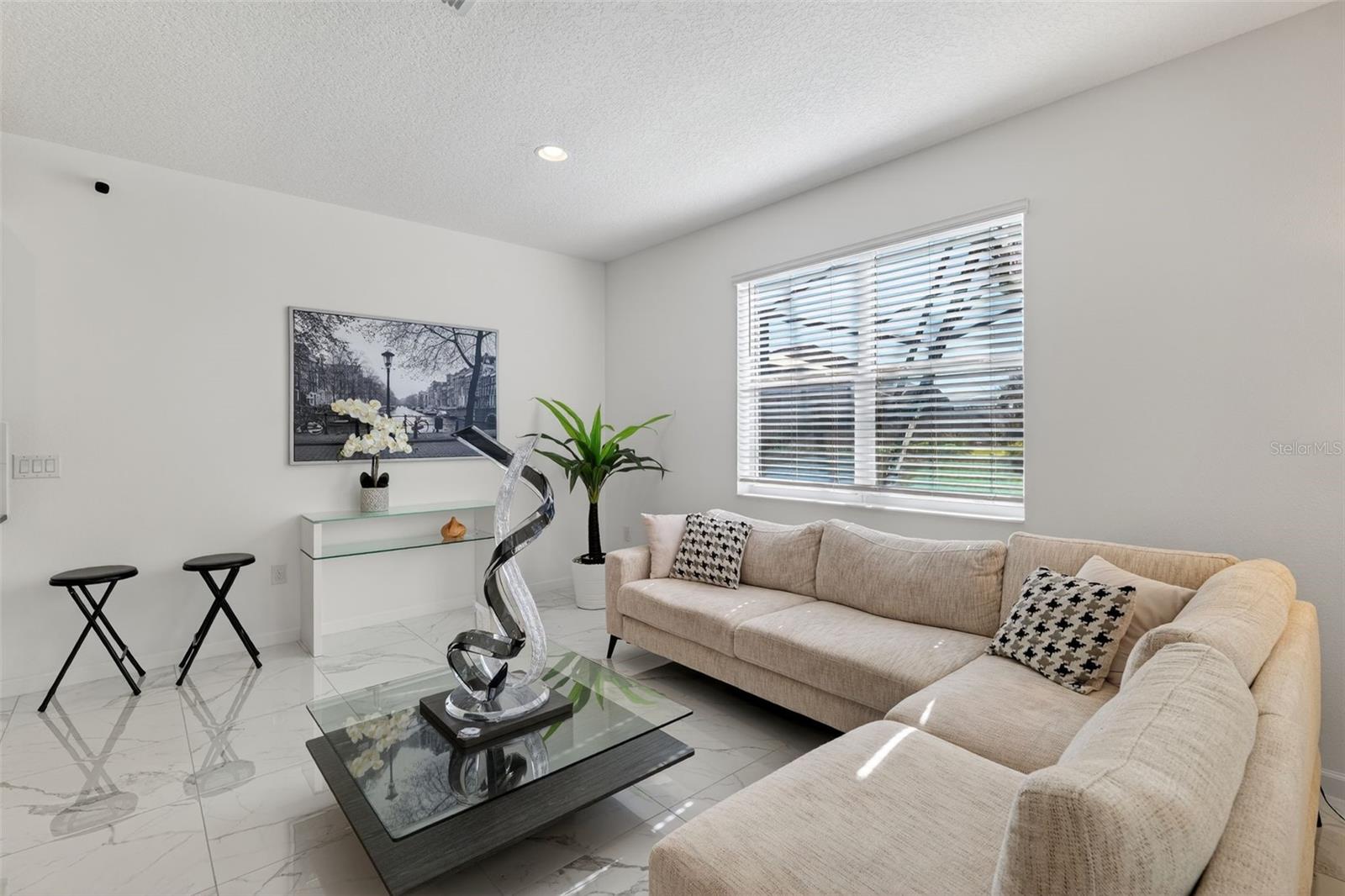 Image 8 of 37 For 4577 Cabello Loop