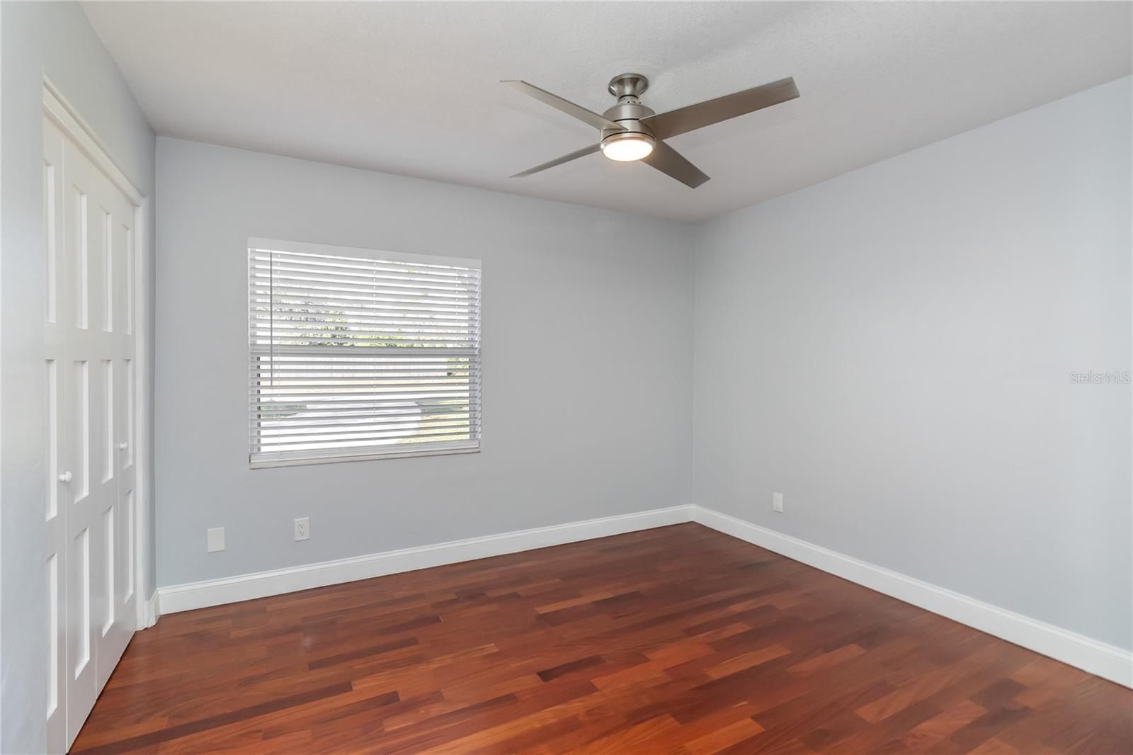 Image 35 of 75 For 3911 Venice Drive