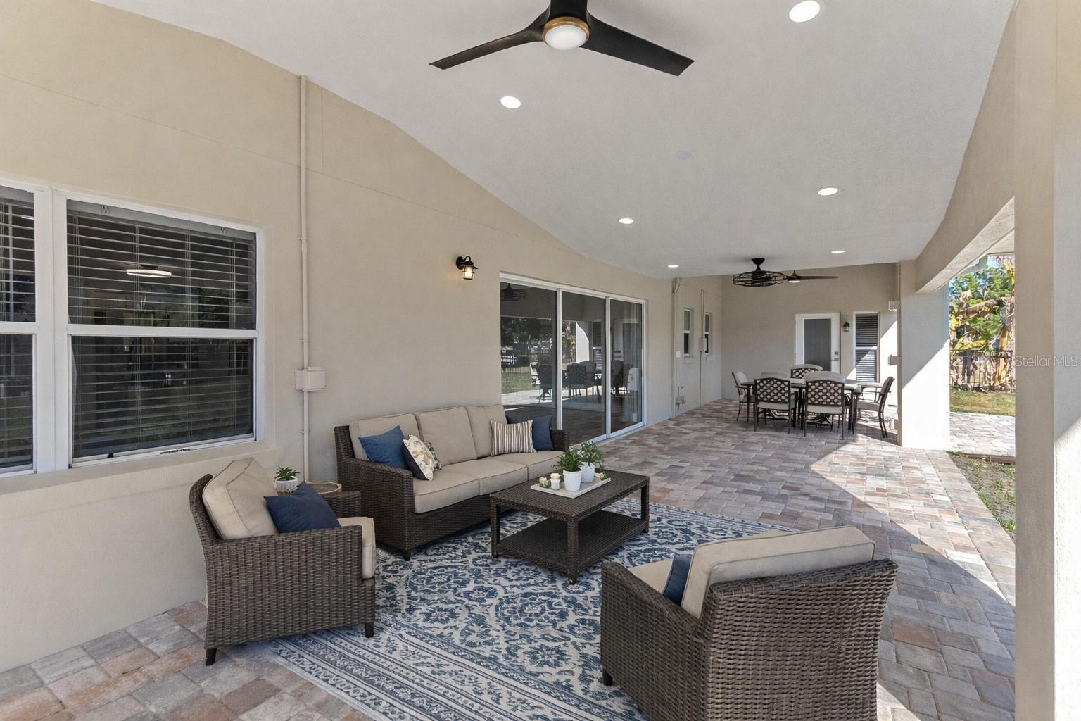 Image 41 of 75 For 3911 Venice Drive