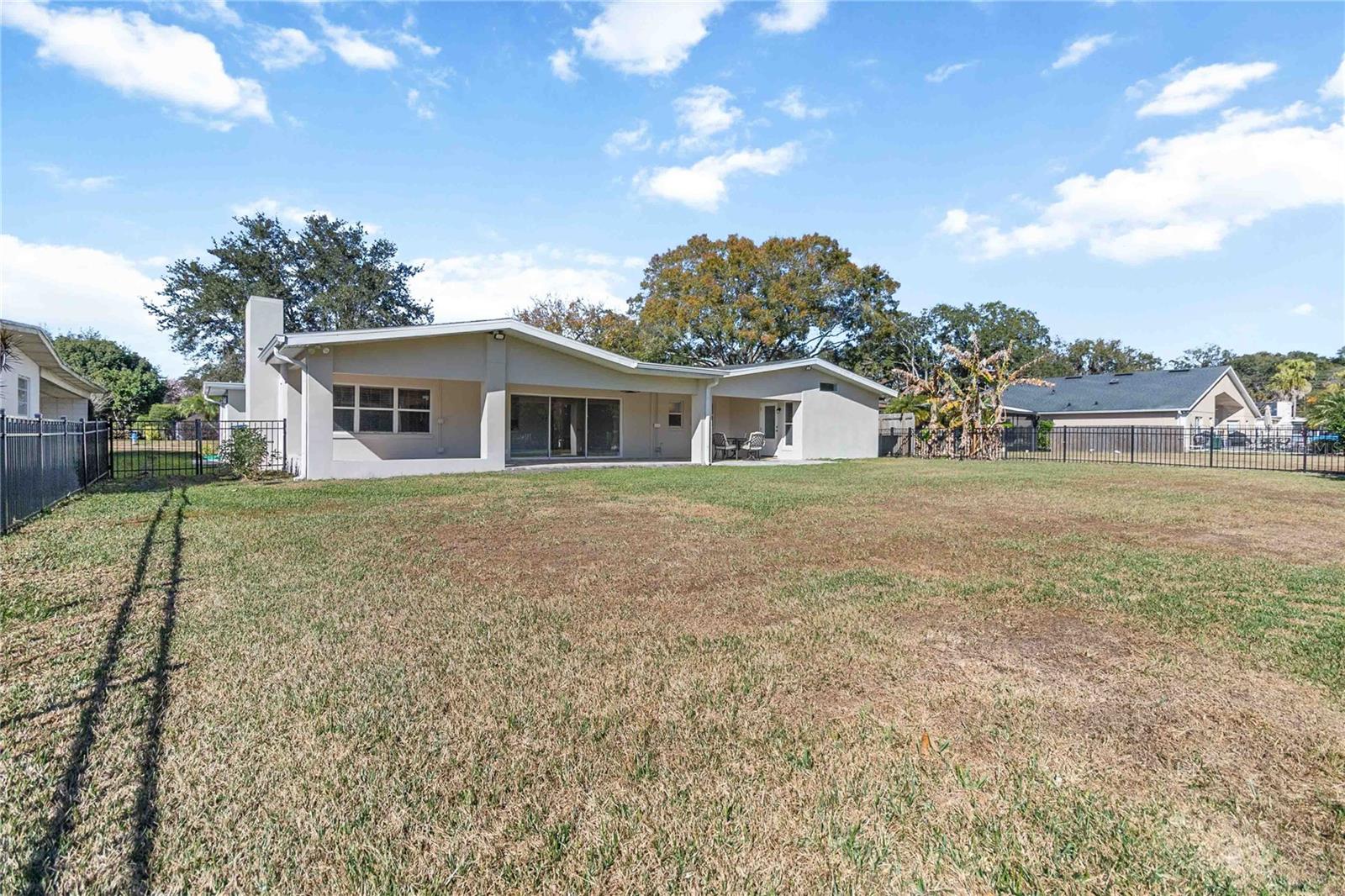 Image 48 of 75 For 3911 Venice Drive