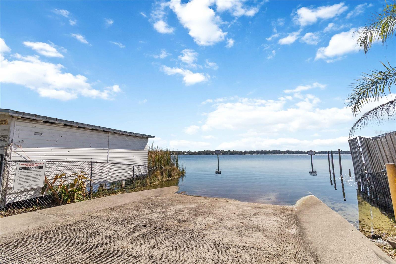 Image 53 of 75 For 3911 Venice Drive