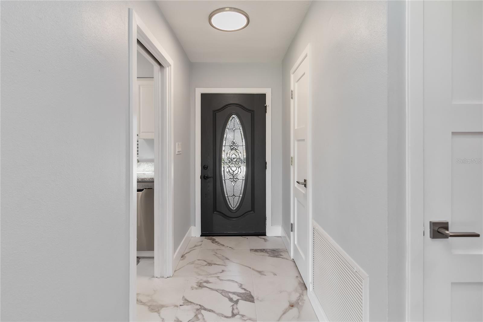 Image 8 of 75 For 3911 Venice Drive