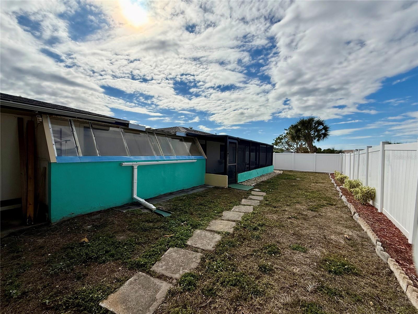 Image 26 of 36 For 13508 Santa Rosa Avenue