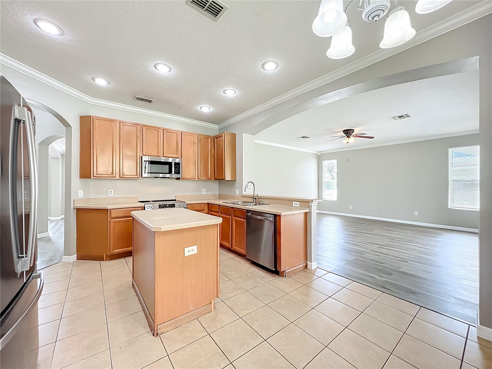 Image 31 of 98 For 2600 Lutza Way