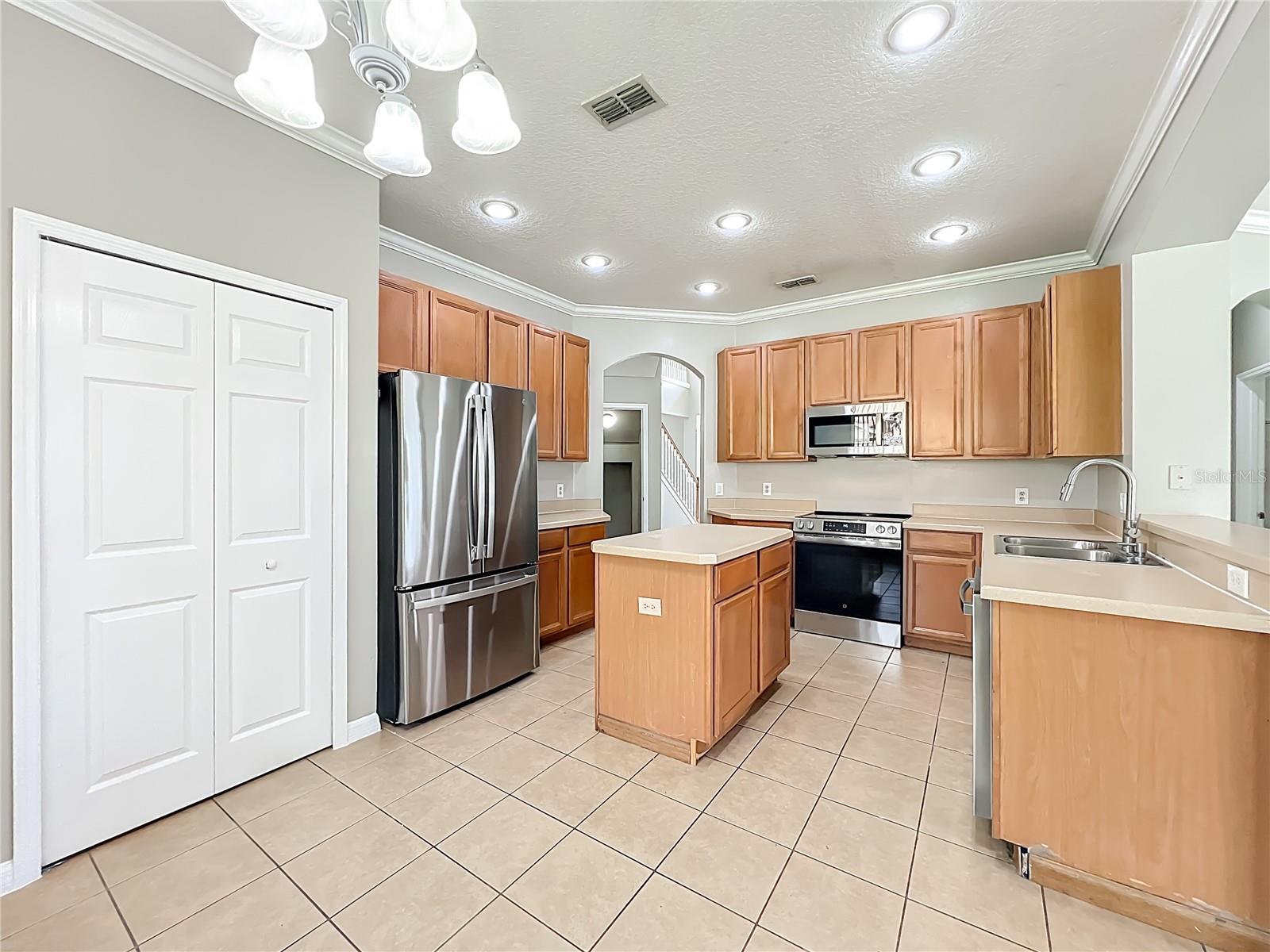 Image 32 of 98 For 2600 Lutza Way