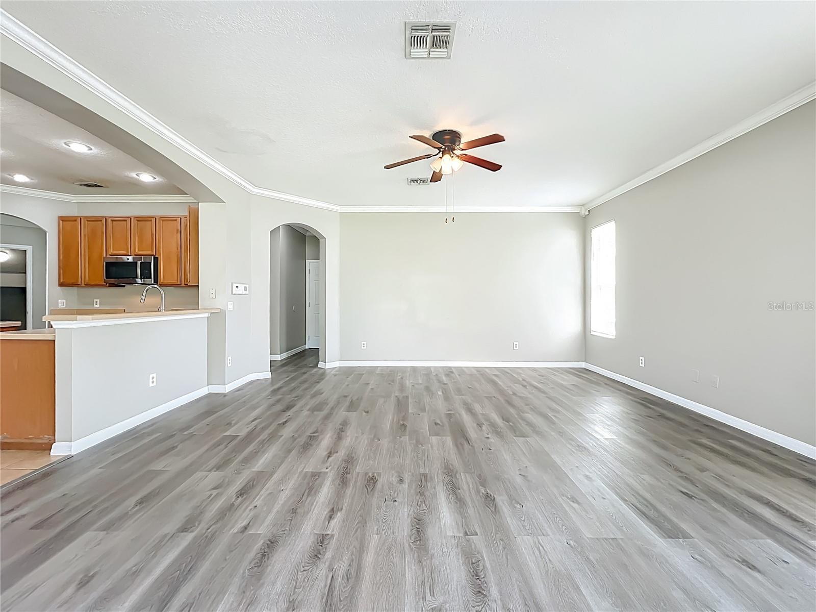 Image 40 of 98 For 2600 Lutza Way