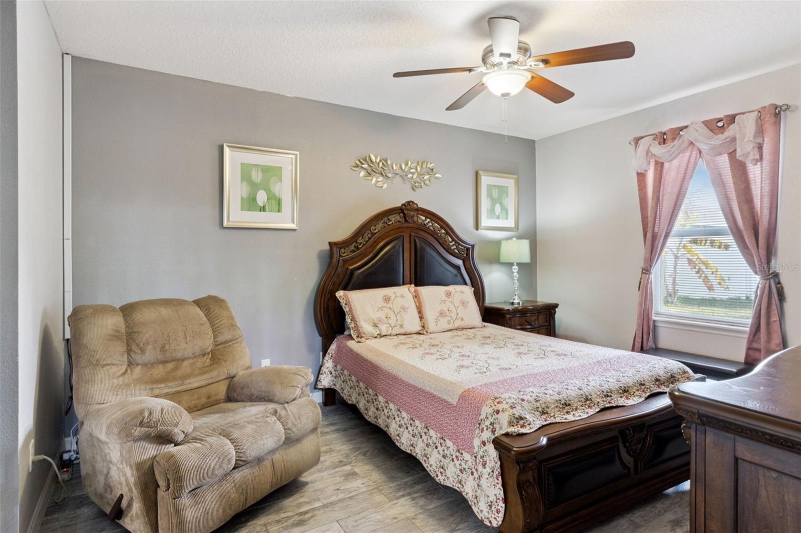 Image 15 of 25 For 4813 Ashurst Street