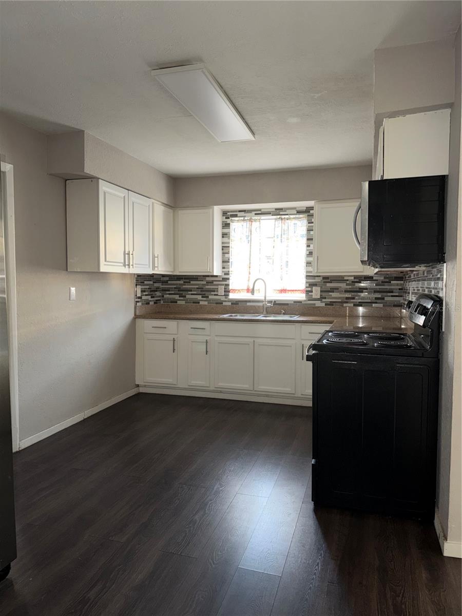 Image 4 of 19 For 878 Killearn Boulevard