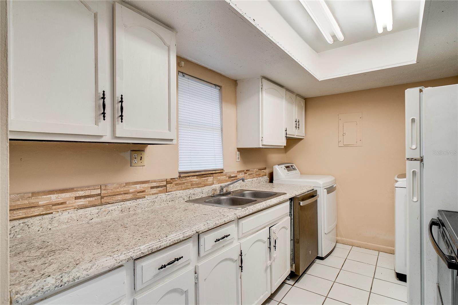 Image 5 of 19 For 2512 Lemon Tree Lane C