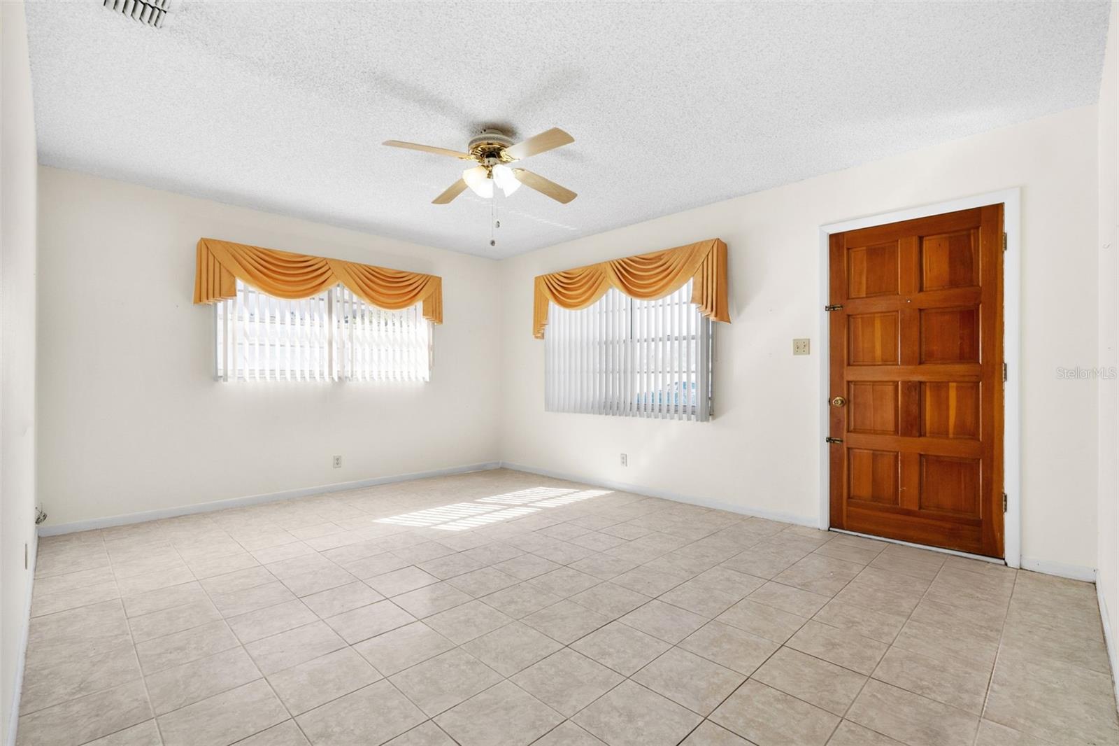 Image 6 of 32 For 7307 Albany Avenue