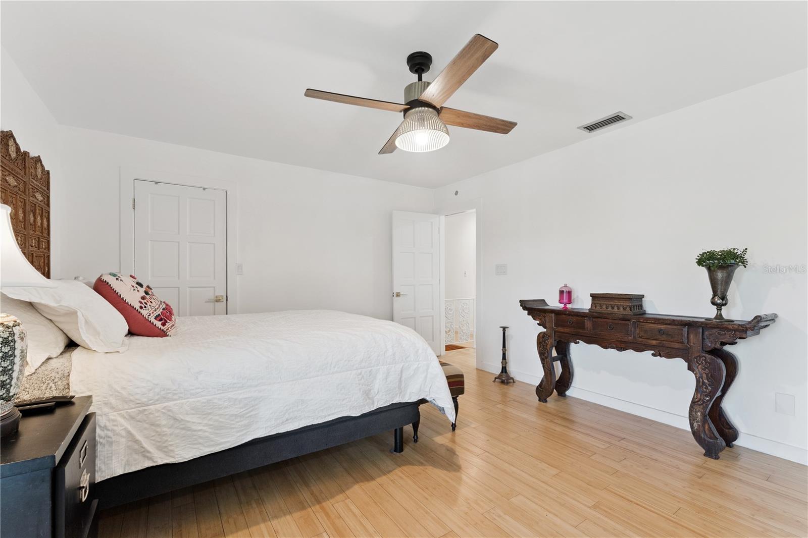 Image 21 of 47 For 7621 Orange Tree Lane