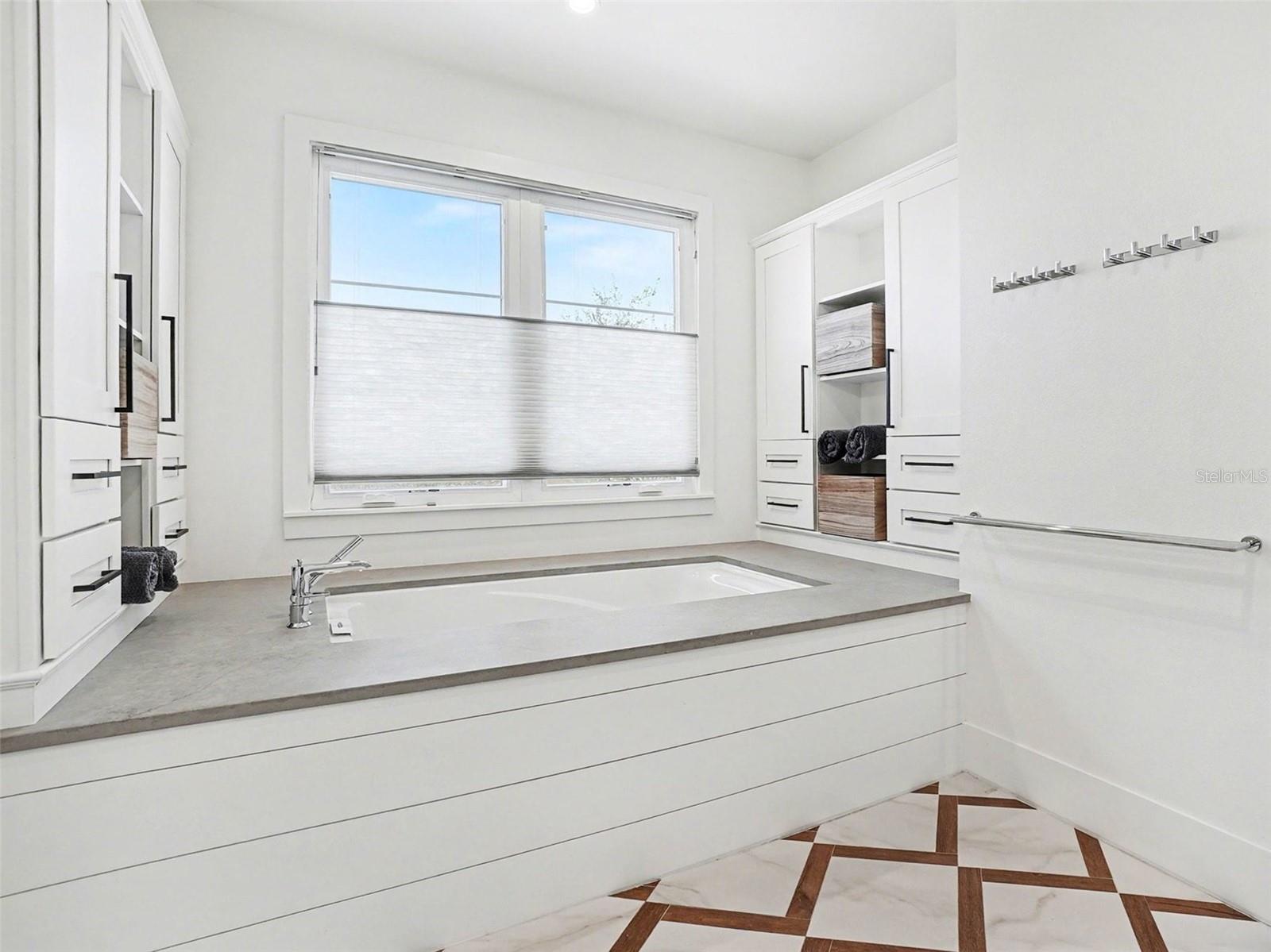 Image 26 of 41 For 507 Country Club Drive