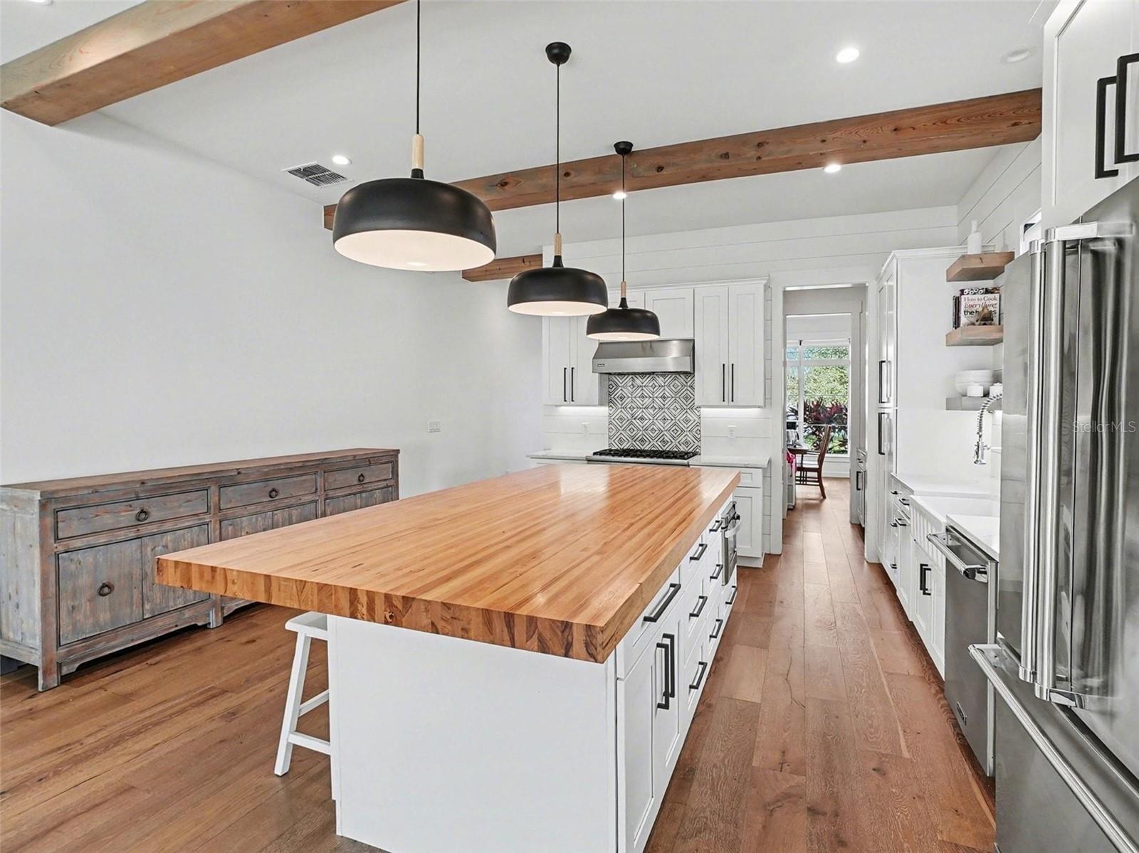 Image 3 of 41 For 507 Country Club Drive