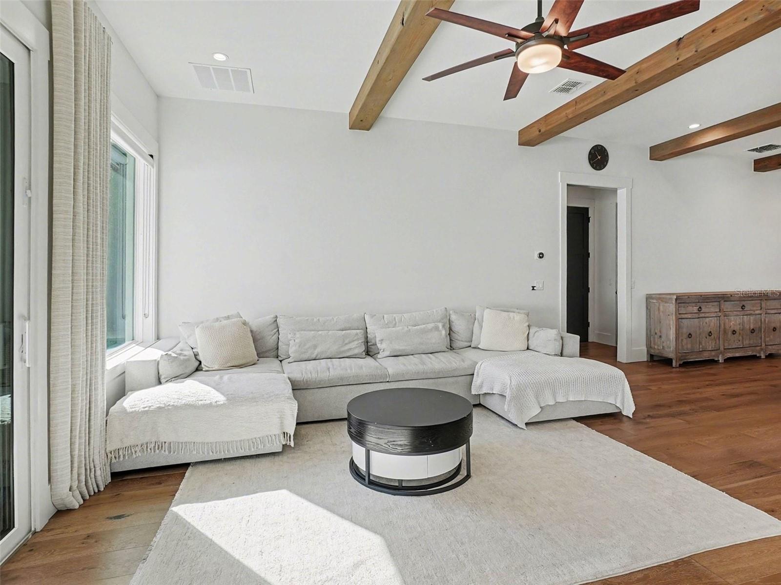 Image 9 of 41 For 507 Country Club Drive