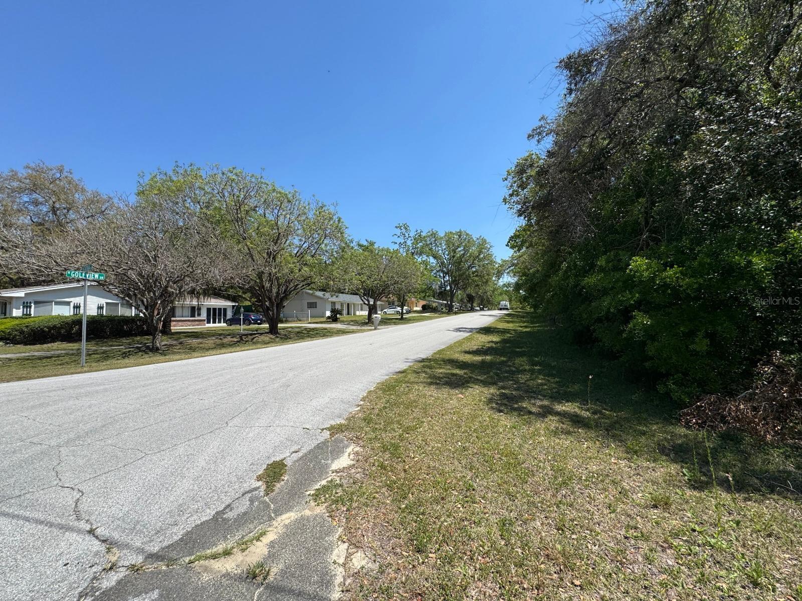 Image 3 of 10 For 9146 Golfview Drive