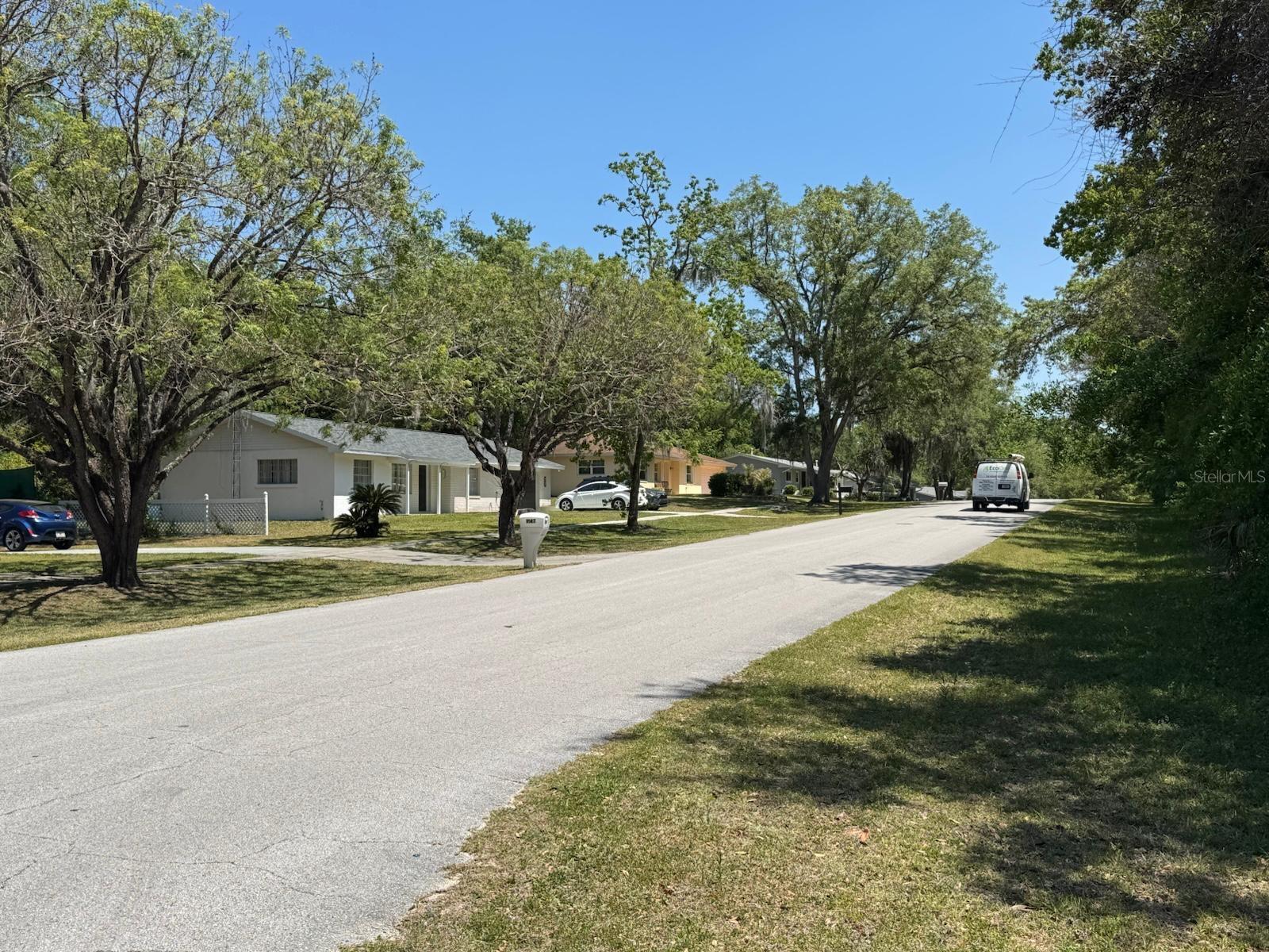 Image 4 of 10 For 9146 Golfview Drive