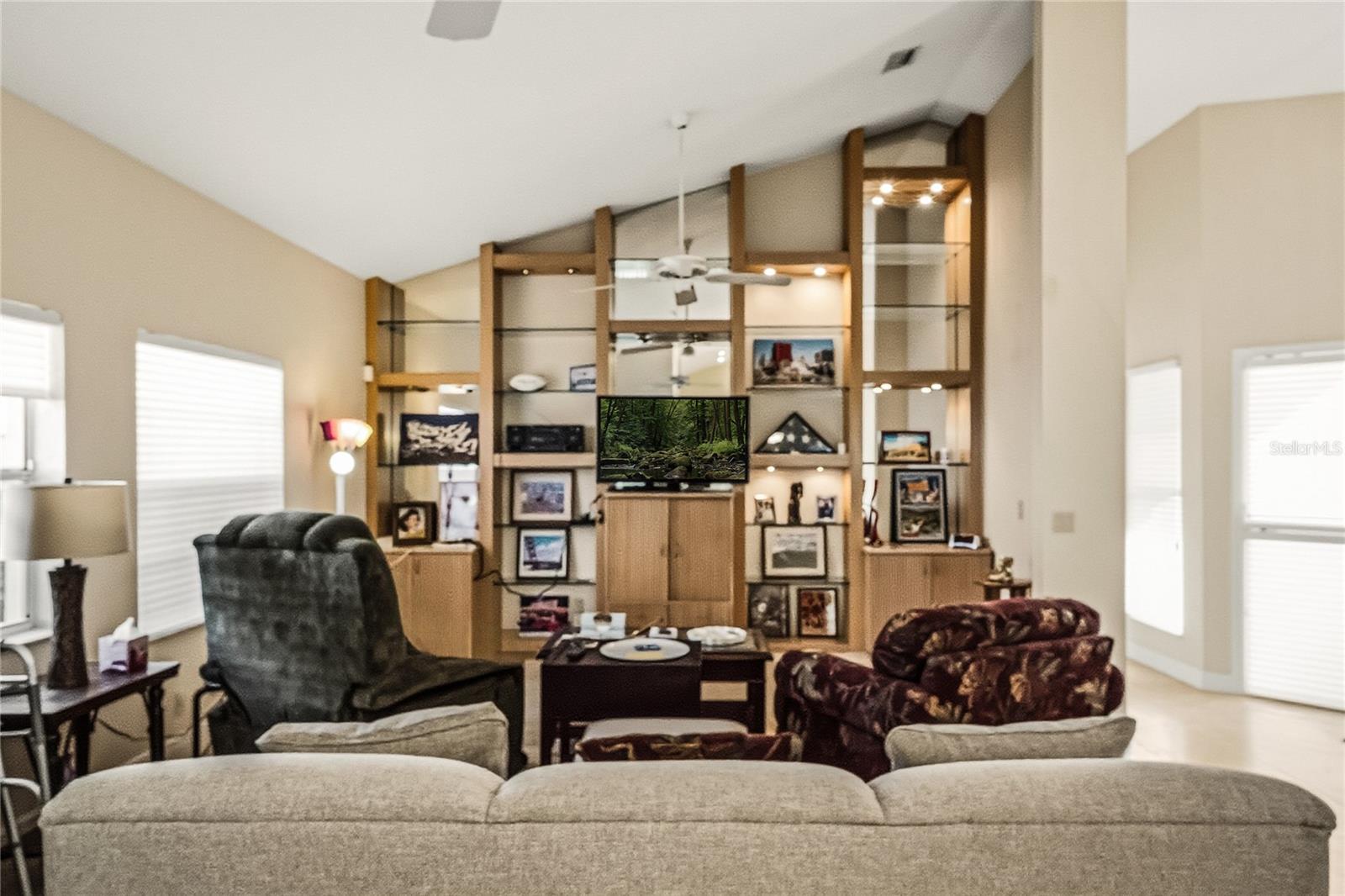 Image 8 of 34 For 58 Windsor Lane