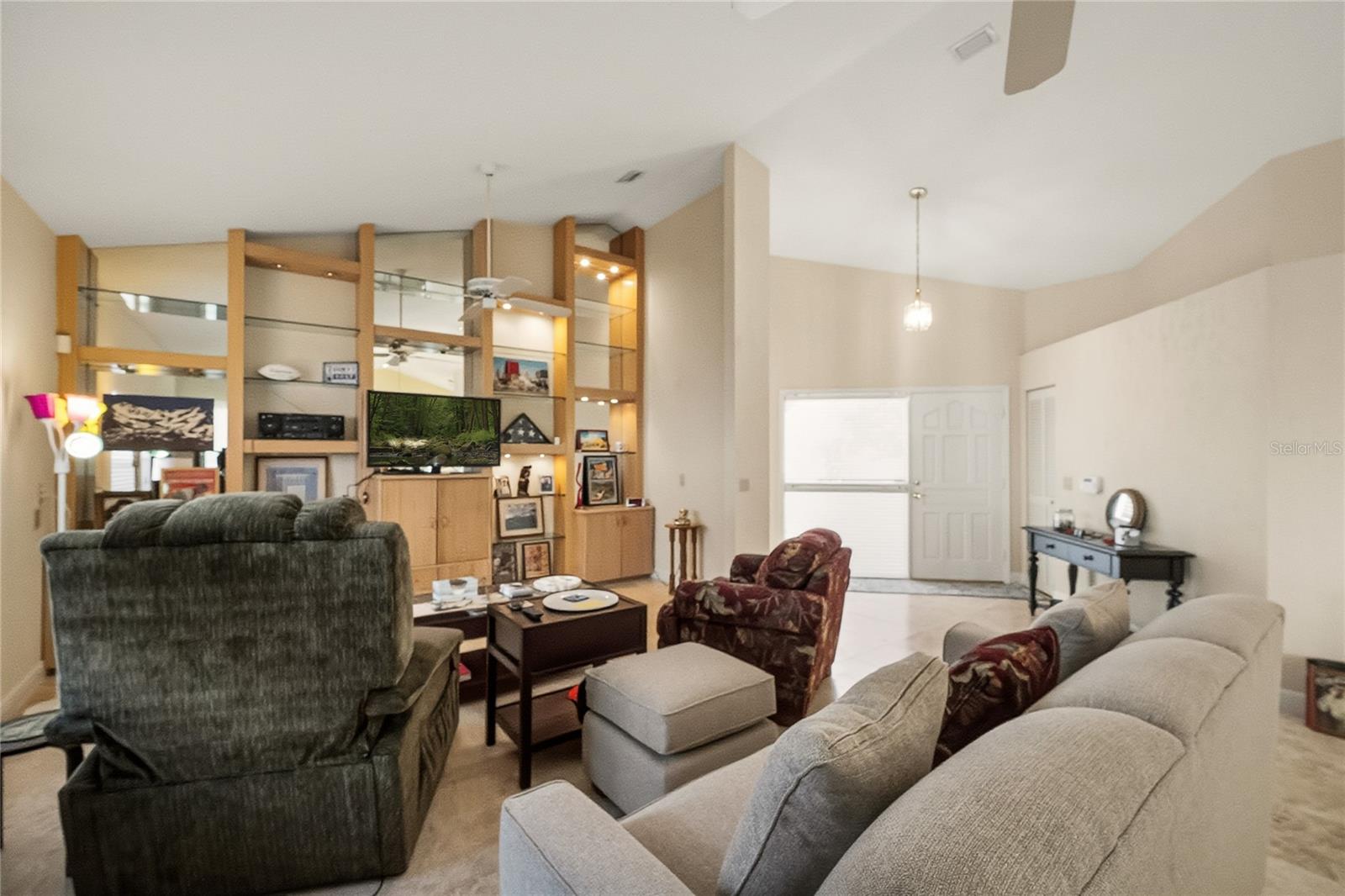 Image 9 of 34 For 58 Windsor Lane