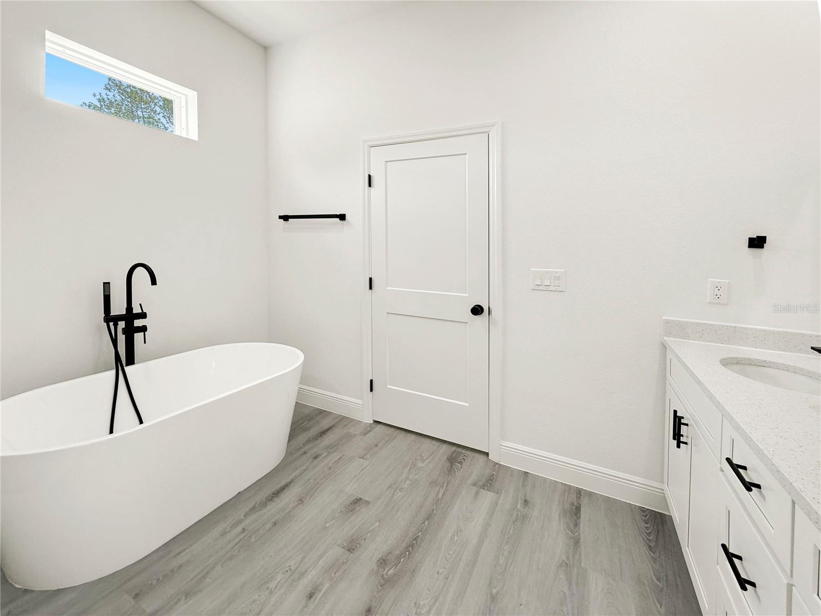 Image 21 of 36 For 14993 28th Terrace Road