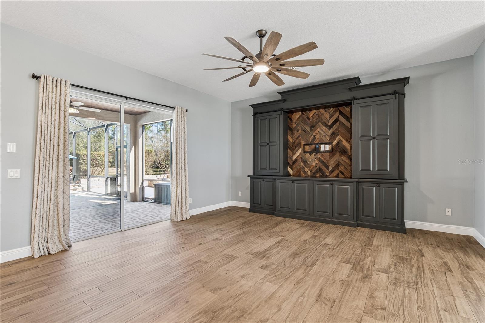 Image 11 of 57 For 7611 Earlwood Avenue