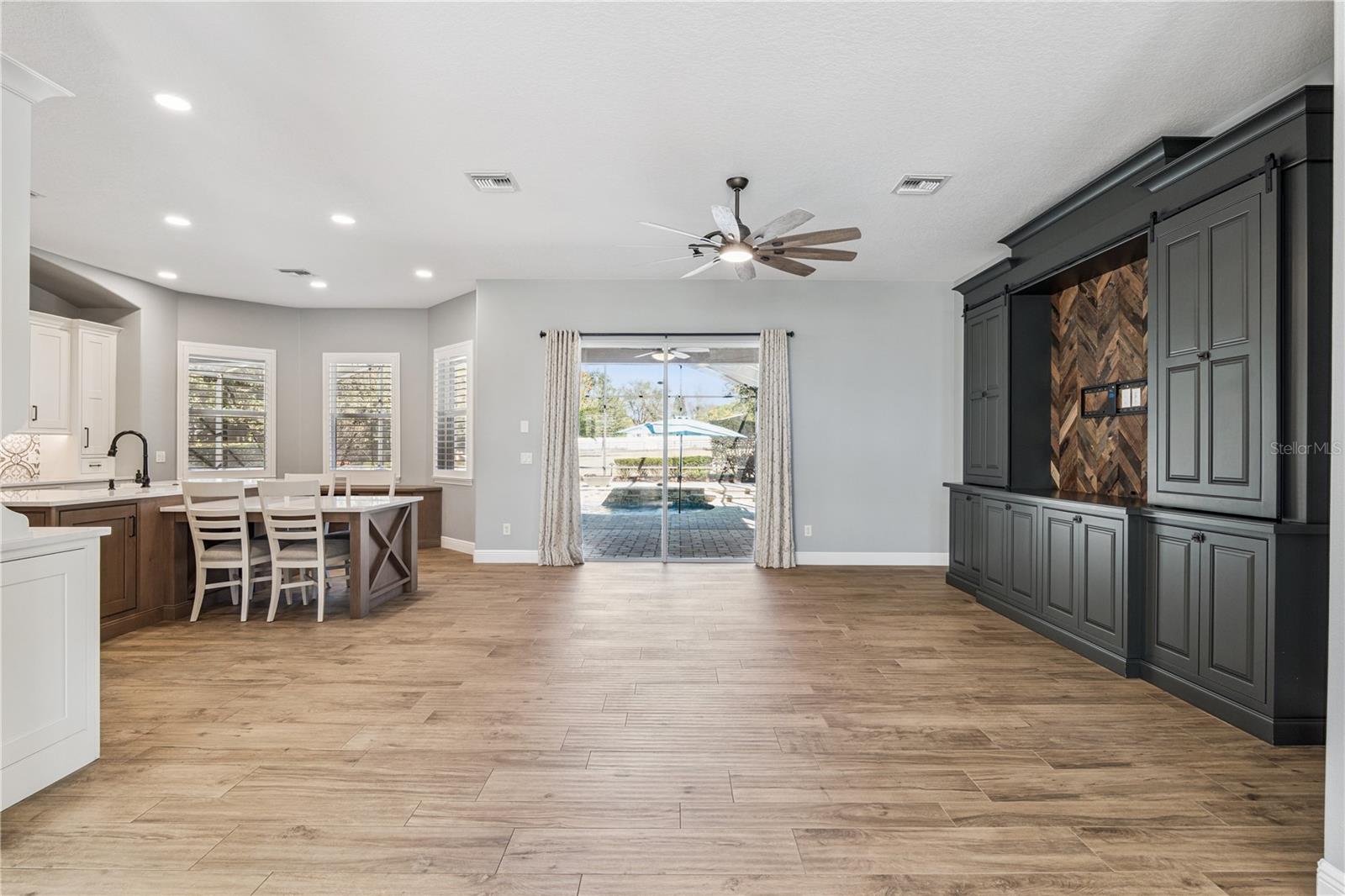 Image 12 of 57 For 7611 Earlwood Avenue