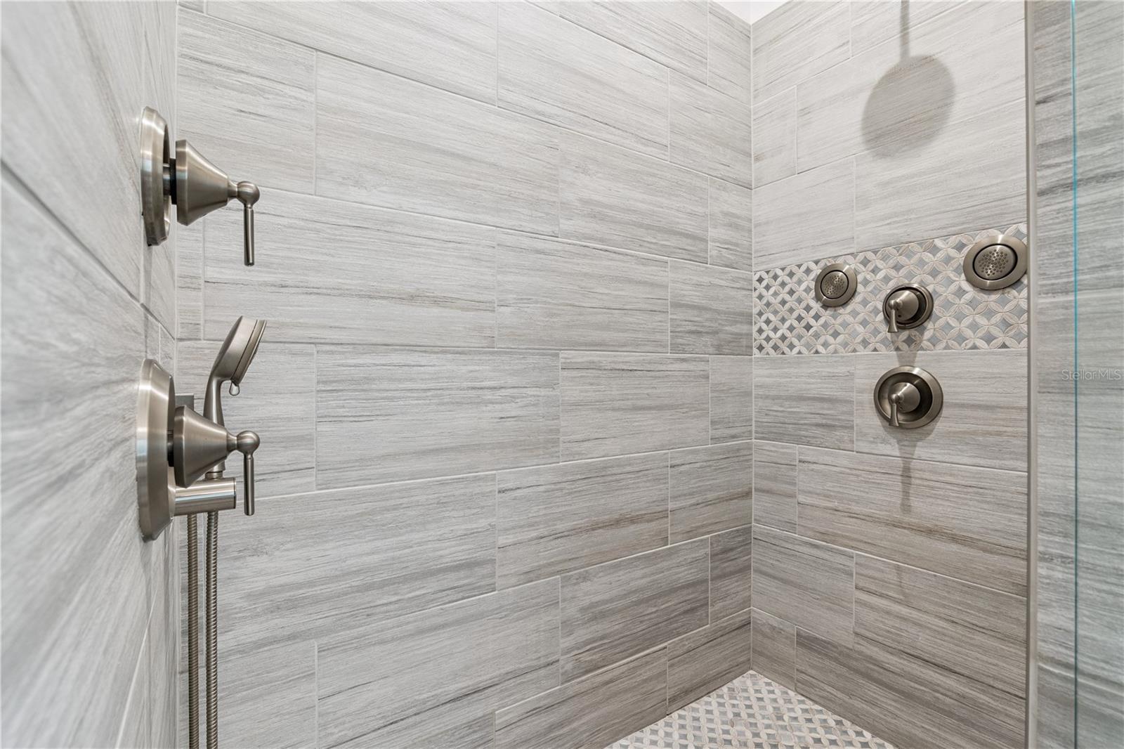 Image 22 of 57 For 7611 Earlwood Avenue