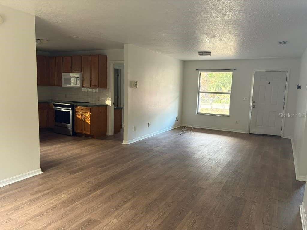 Image 10 of 26 For 548 Walts Avenue