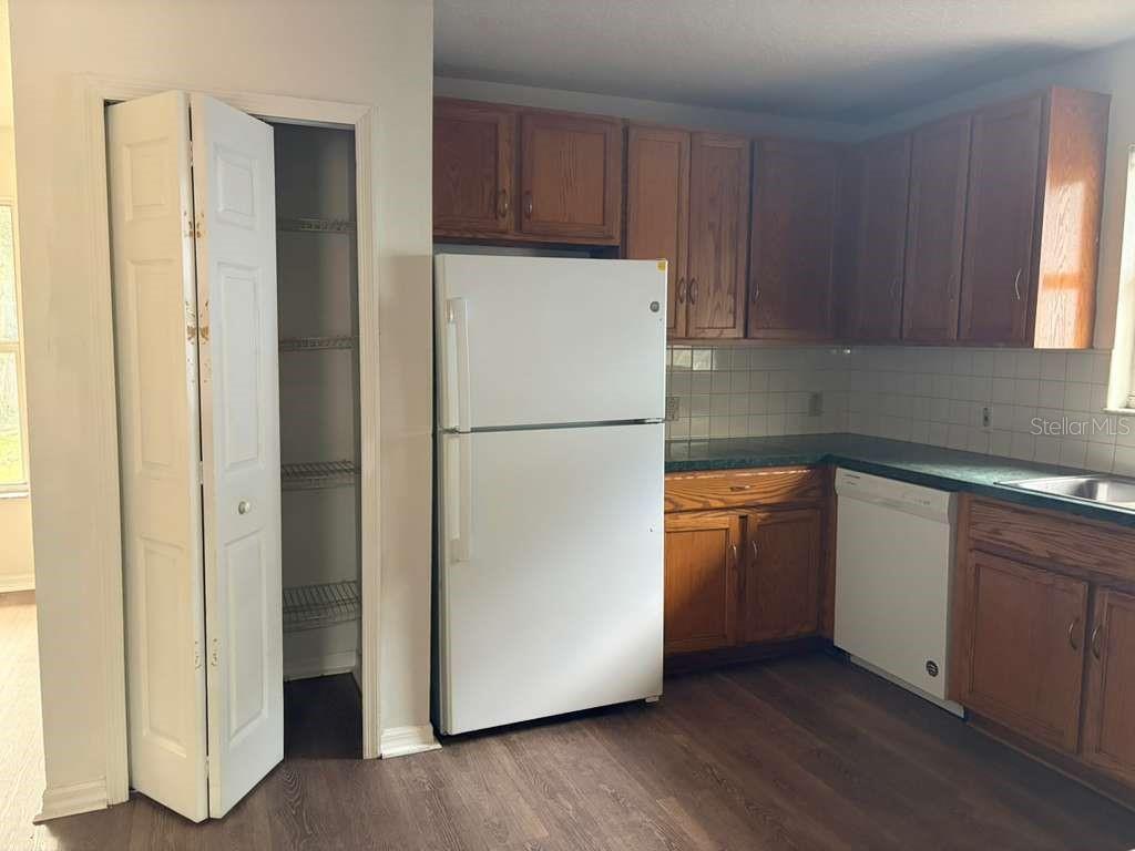 Image 14 of 26 For 548 Walts Avenue