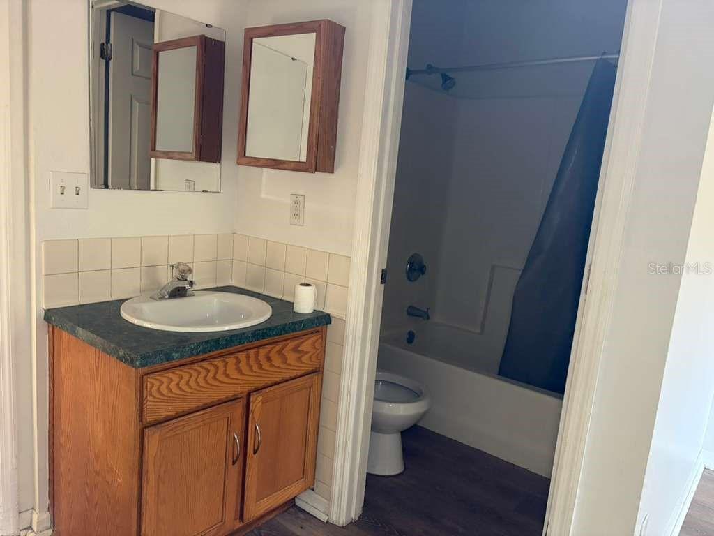 Image 15 of 26 For 548 Walts Avenue