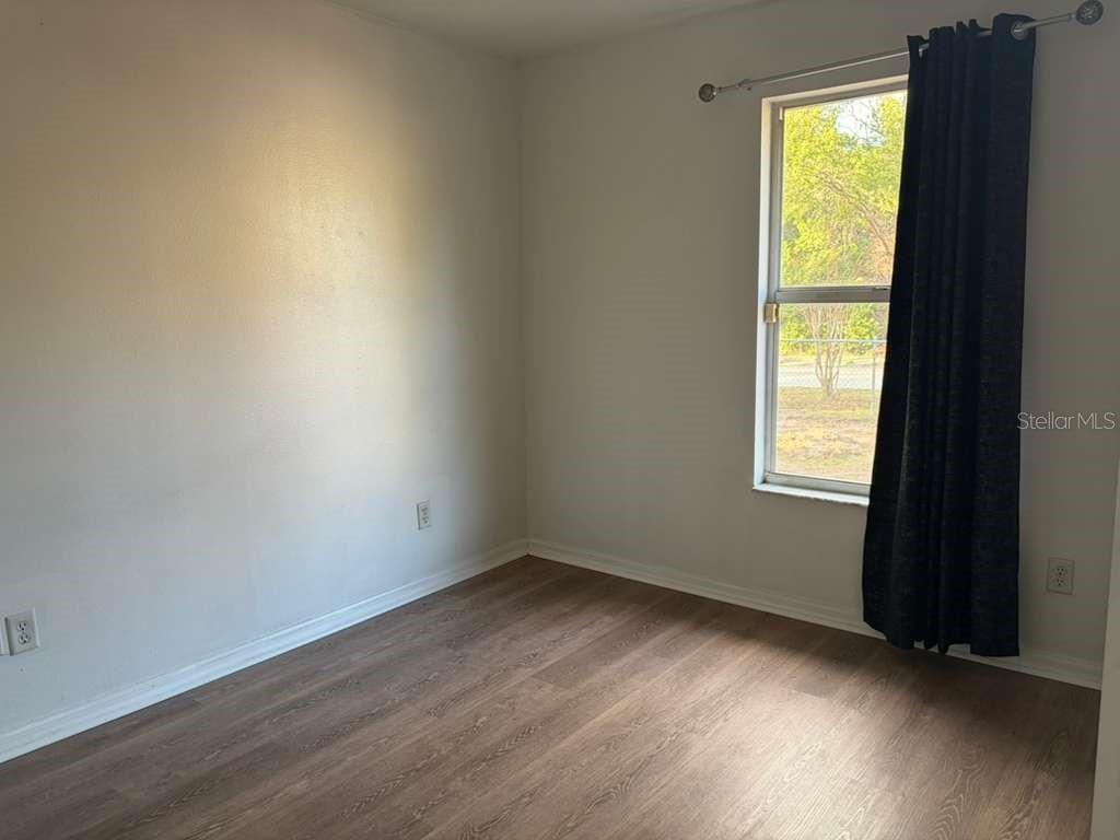 Image 21 of 26 For 548 Walts Avenue