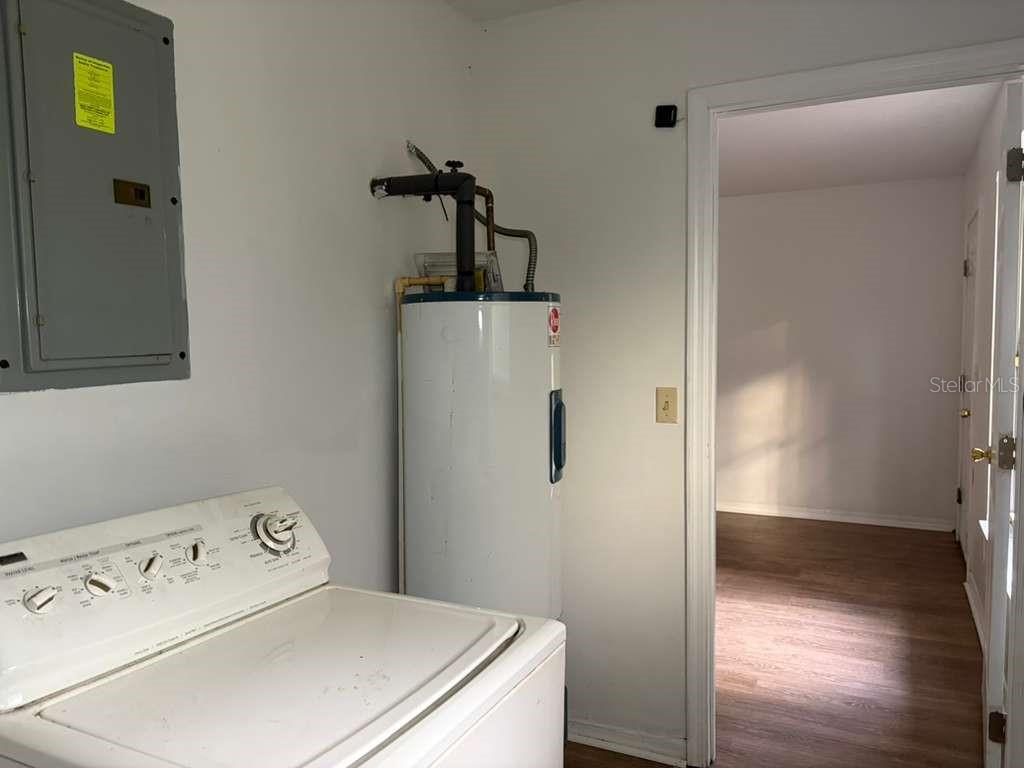 Image 24 of 26 For 548 Walts Avenue