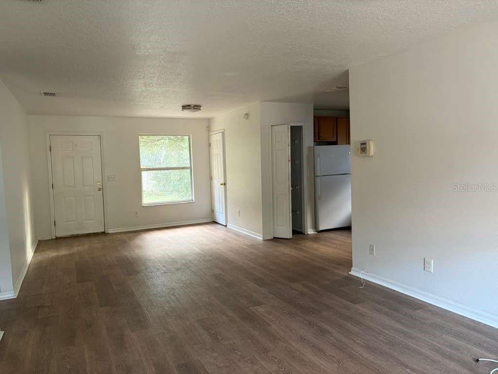 Image 6 of 26 For 548 Walts Avenue