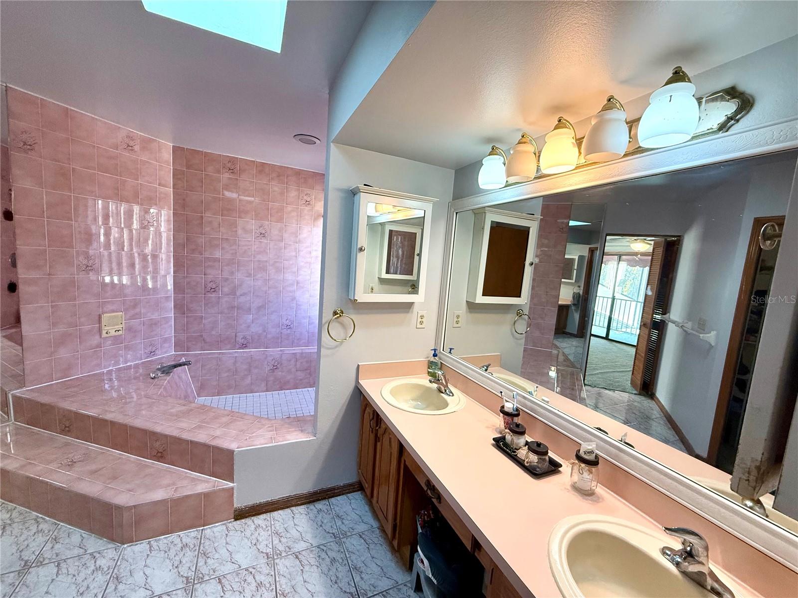 Image 28 of 62 For 2395 Windward Cove