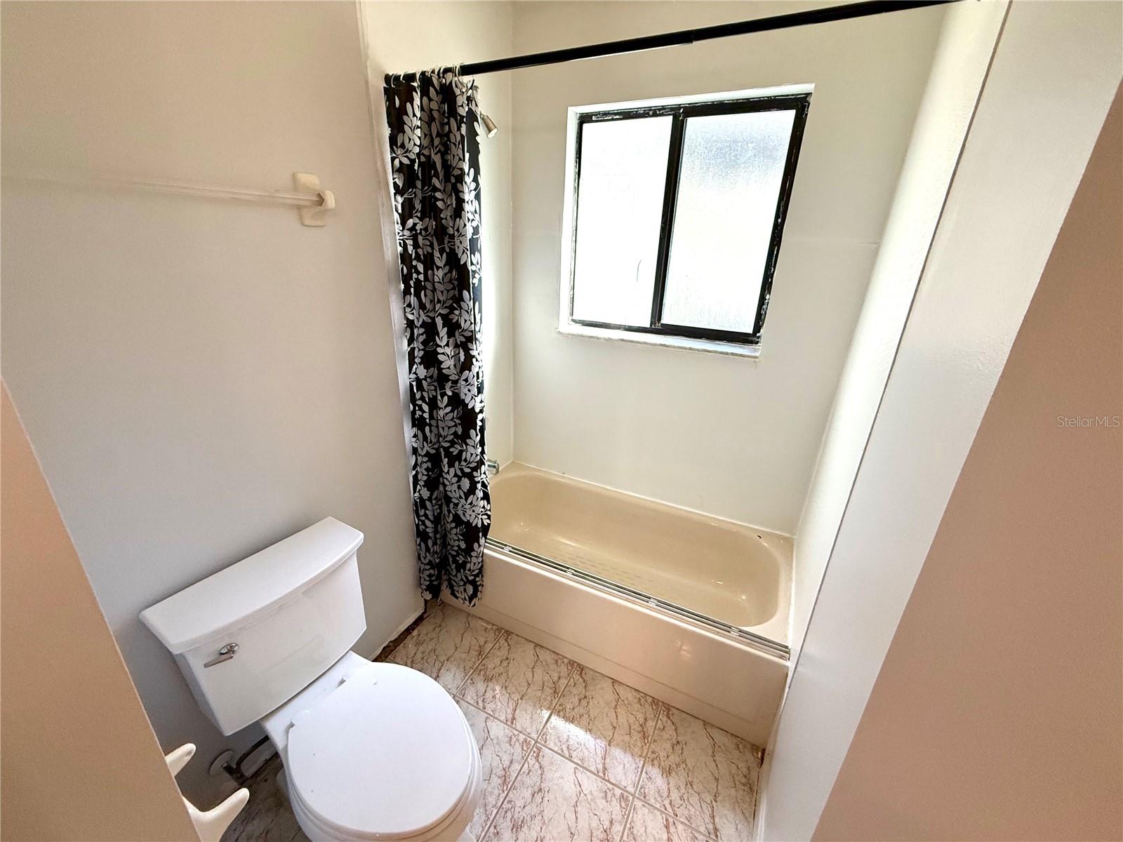 Image 40 of 62 For 2395 Windward Cove