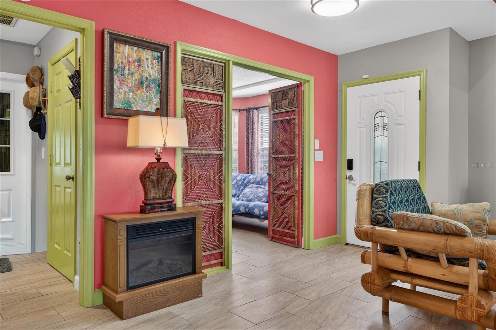 Image 17 of 41 For 2524 Albion Avenue