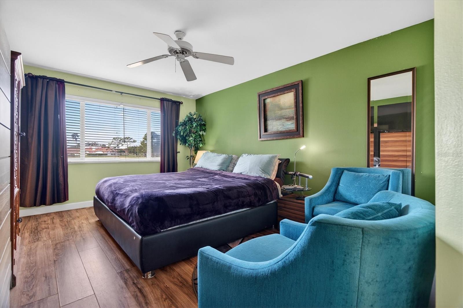 Image 19 of 41 For 2524 Albion Avenue