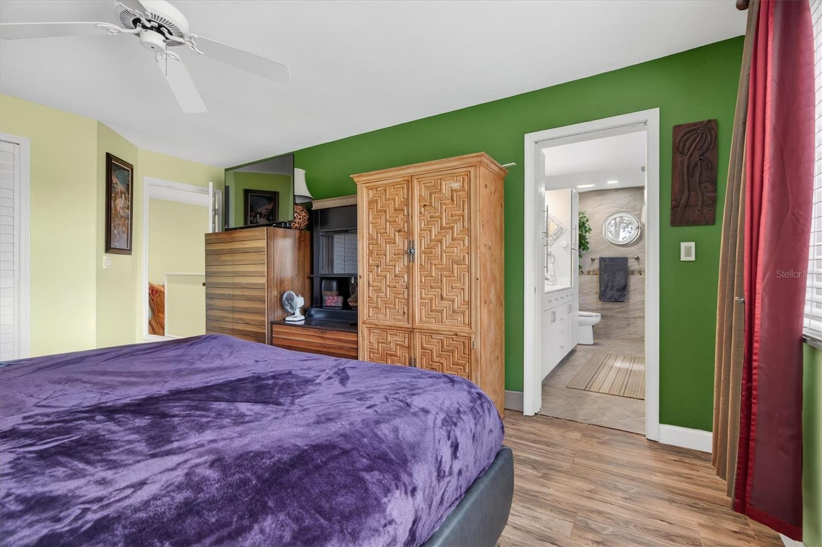 Image 20 of 41 For 2524 Albion Avenue