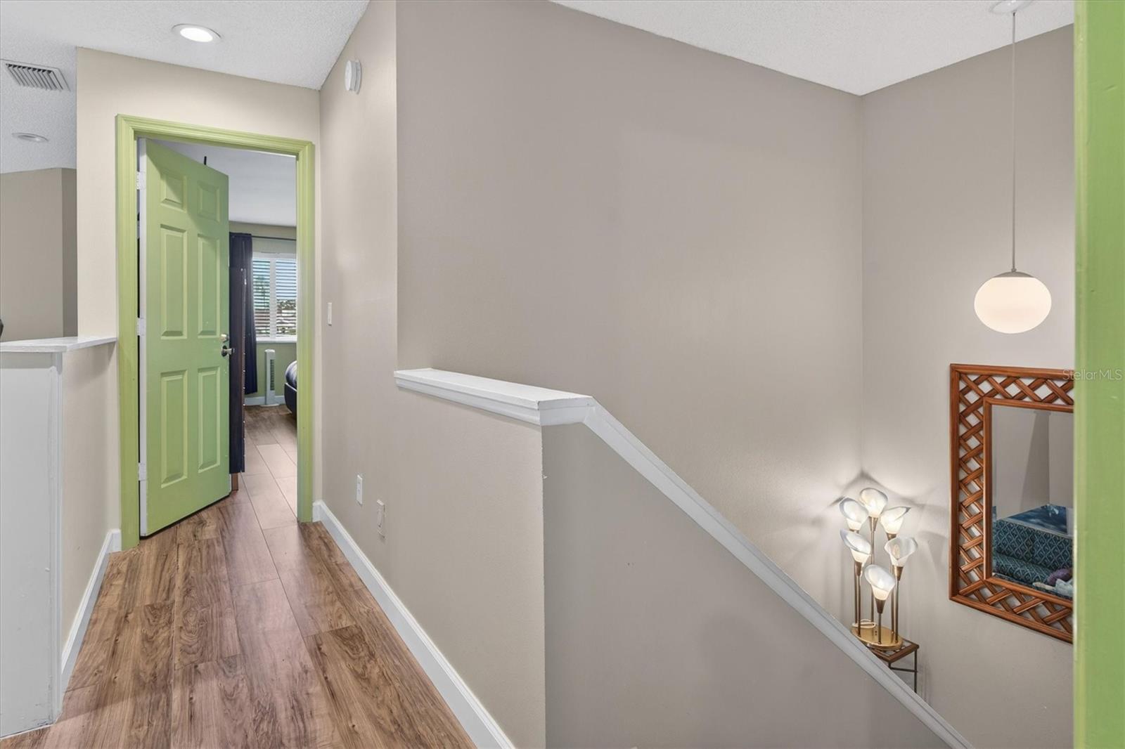 Image 33 of 41 For 2524 Albion Avenue