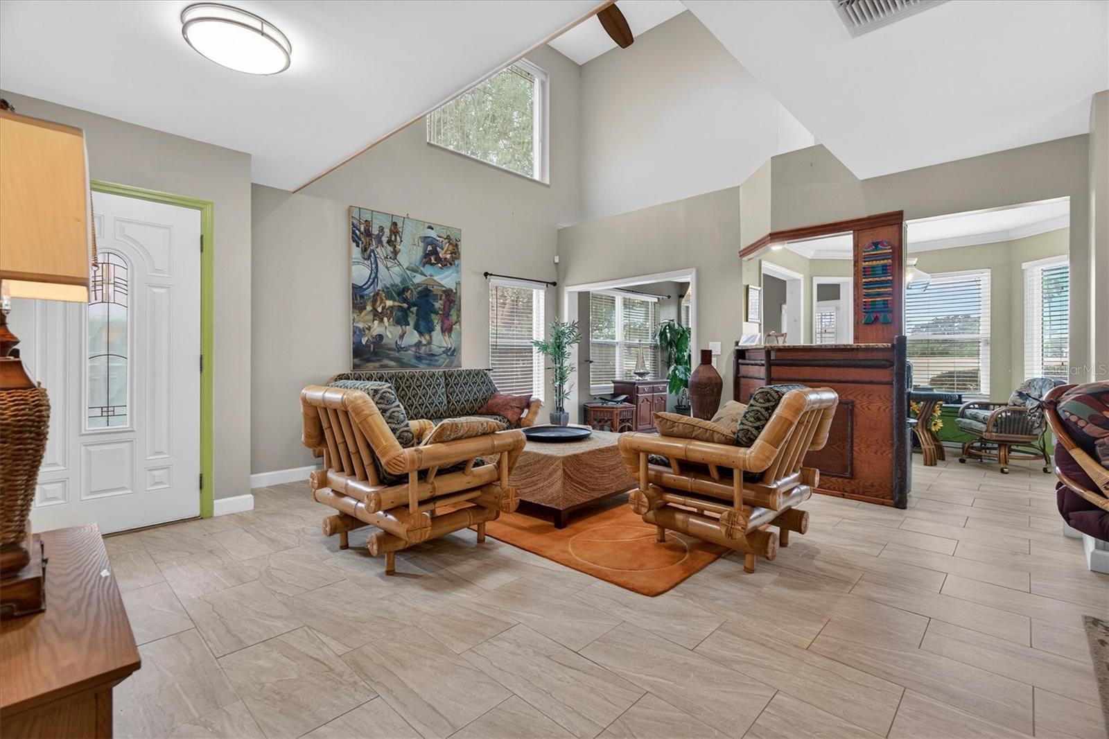 Image 4 of 41 For 2524 Albion Avenue