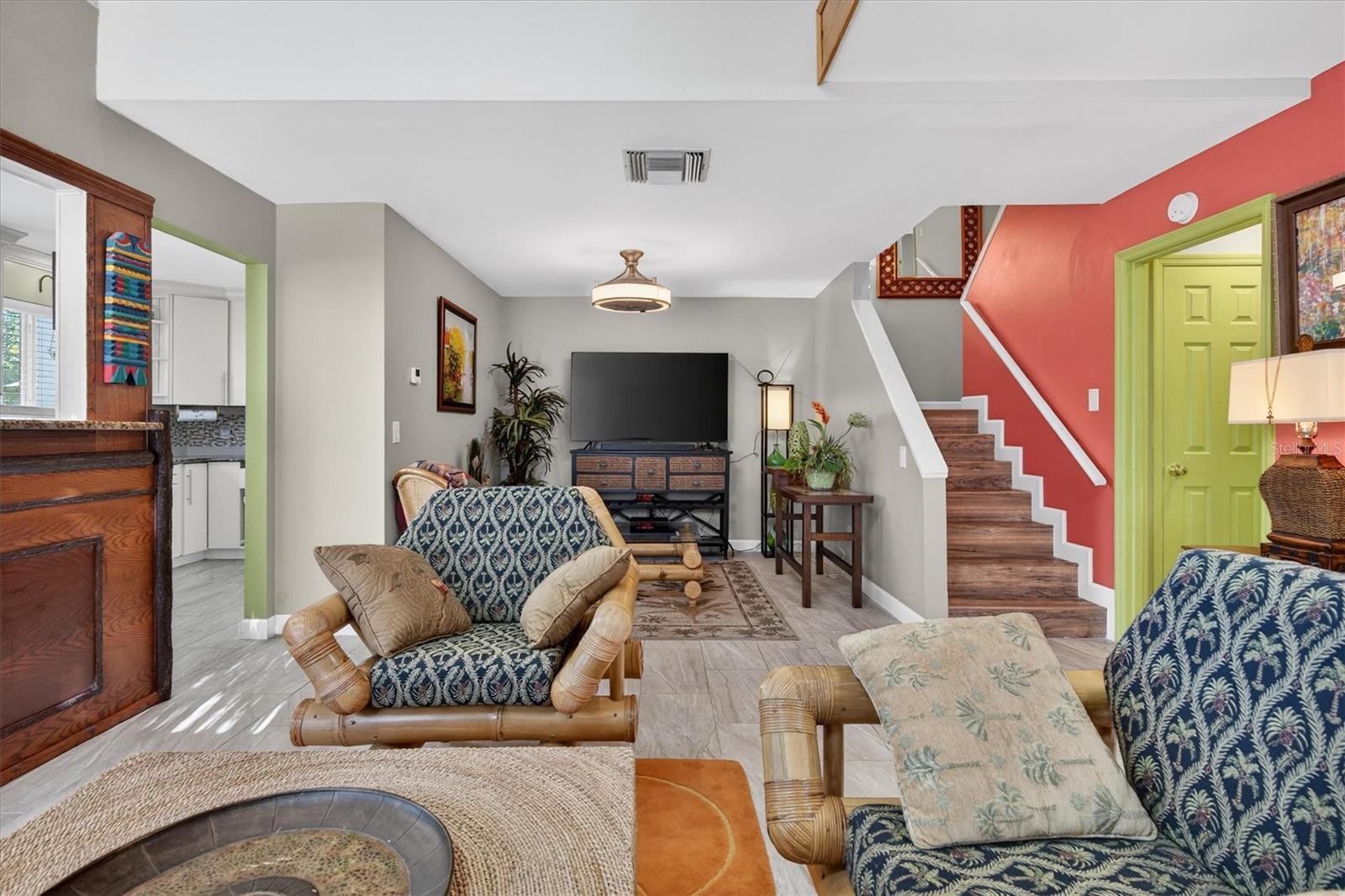 Image 7 of 41 For 2524 Albion Avenue