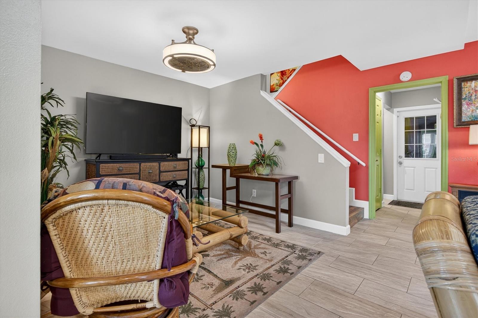 Image 9 of 41 For 2524 Albion Avenue