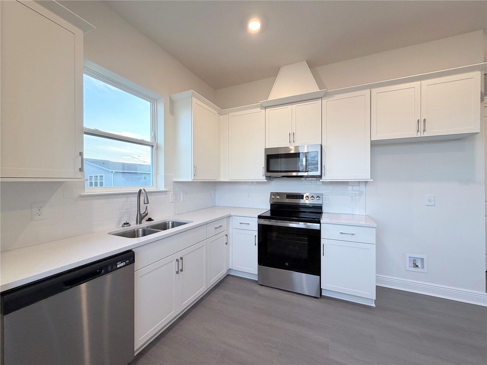 Image 4 of 14 For 10106 Fidley Alley